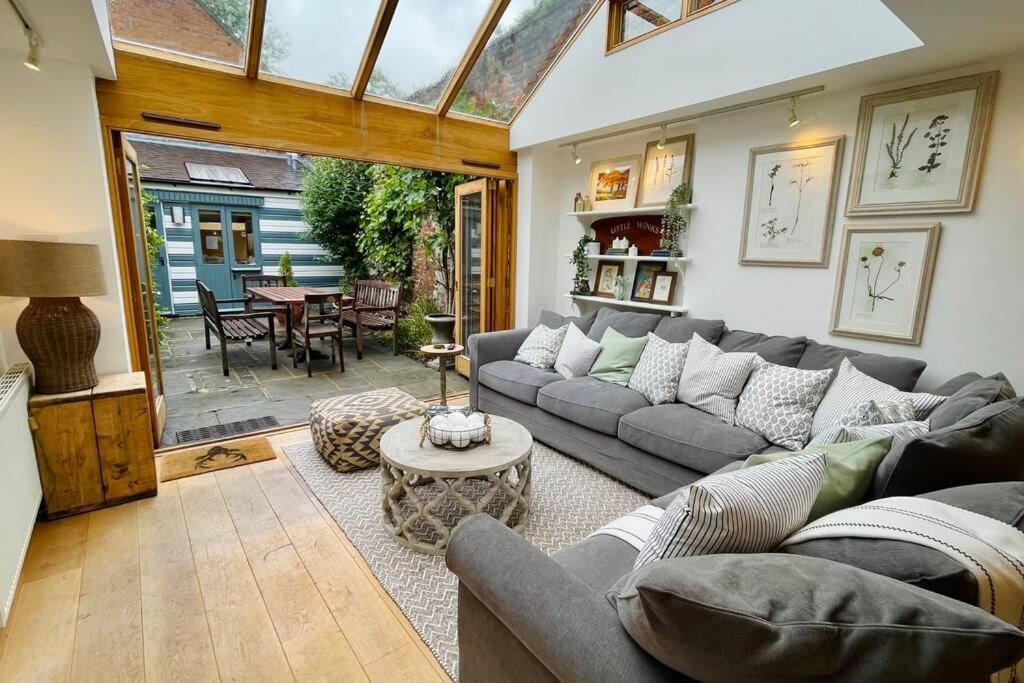 Villa Dolls House - Luxury Townhouse *Sleeps 10* Henley-on-Thames Esterno foto