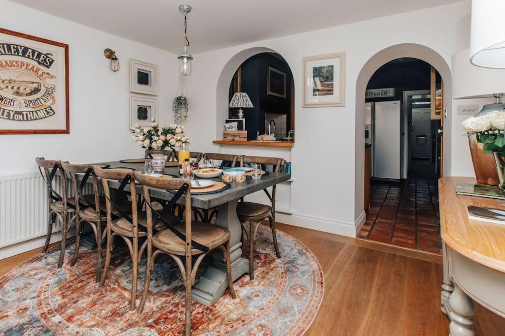 Villa Dolls House - Luxury Townhouse *Sleeps 10* Henley-on-Thames Esterno foto