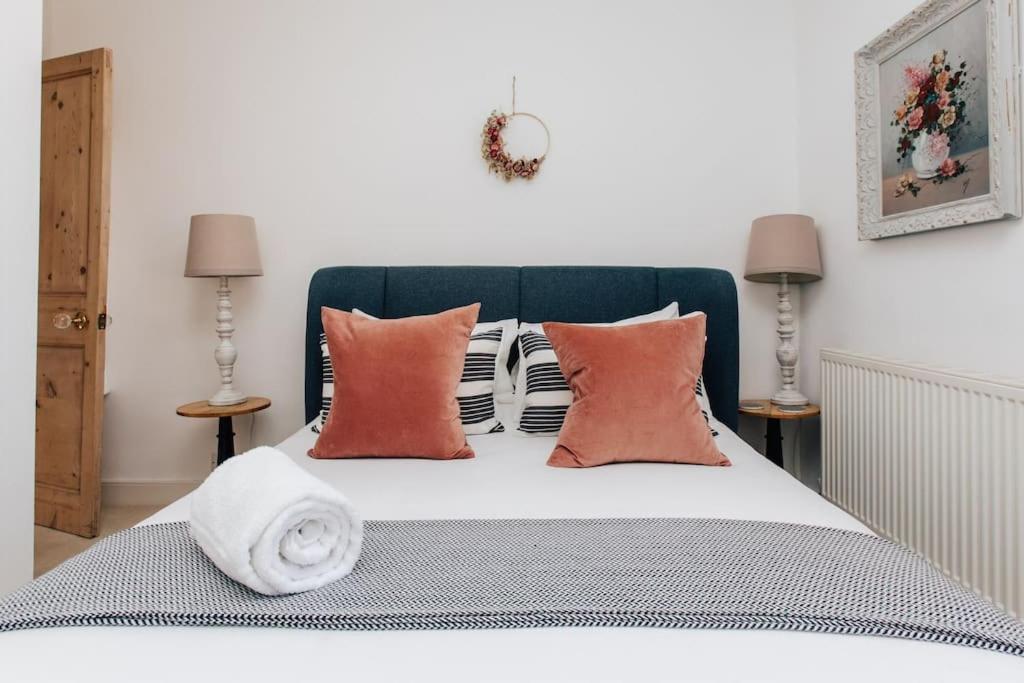 Villa Dolls House - Luxury Townhouse *Sleeps 10* Henley-on-Thames Esterno foto