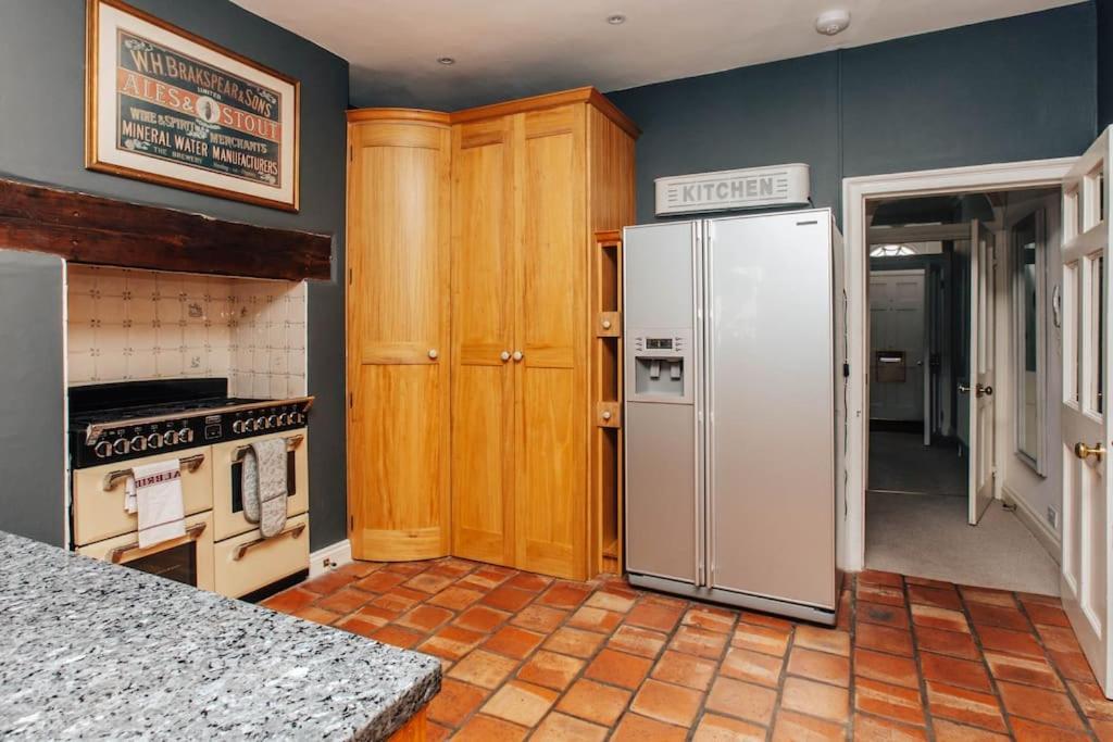 Villa Dolls House - Luxury Townhouse *Sleeps 10* Henley-on-Thames Esterno foto