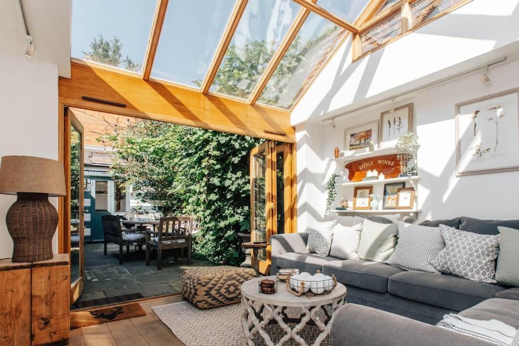 Villa Dolls House - Luxury Townhouse *Sleeps 10* Henley-on-Thames Esterno foto