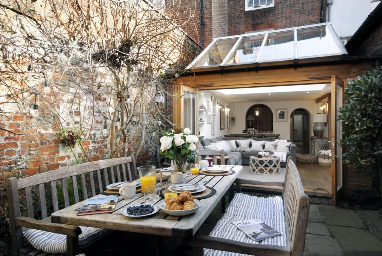 Villa Dolls House - Luxury Townhouse *Sleeps 10* Henley-on-Thames Esterno foto